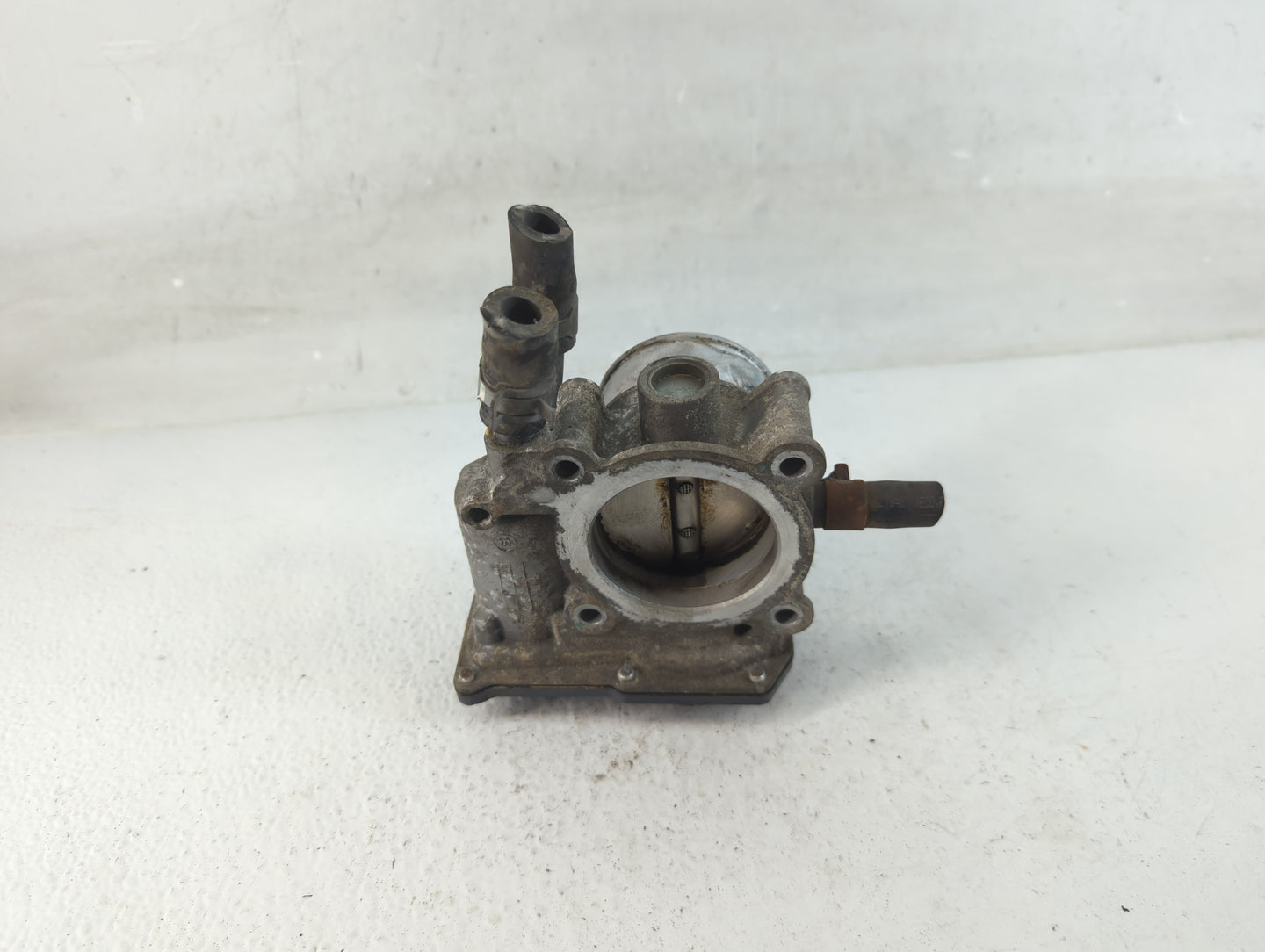 2016-2018 Hyundai Tucson Throttle Body P/N:35100-2B340 Fits Fits 2015 2016 2017 2018 2019 2020 2021 2022 OEM Used Auto Parts
