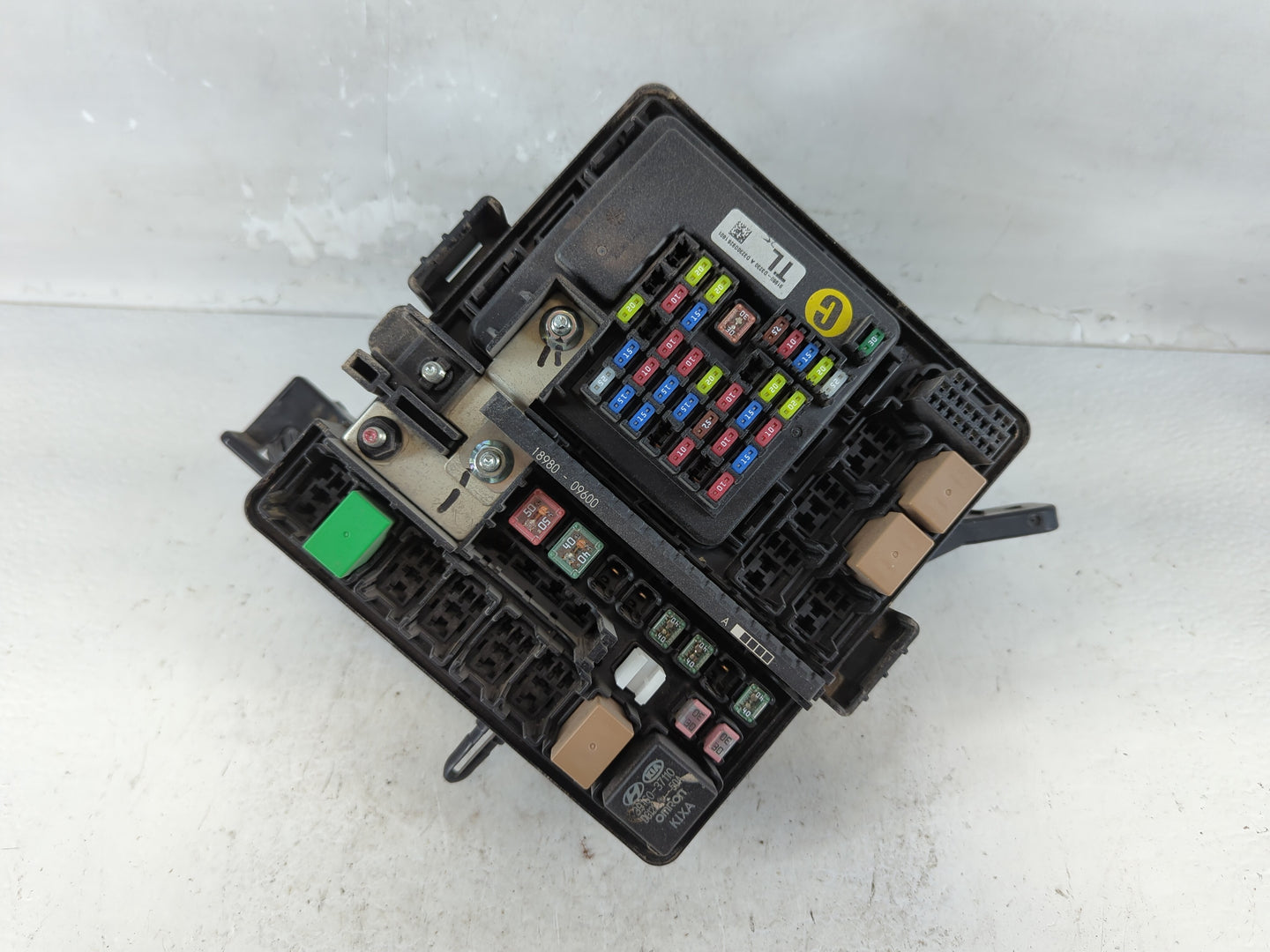 2016-2018 Hyundai Tucson Fusebox Fuse Box Panel Relay Module P/N:91422 D3150 Fits Fits 2016 2017 2018 OEM Used Auto Parts - 
