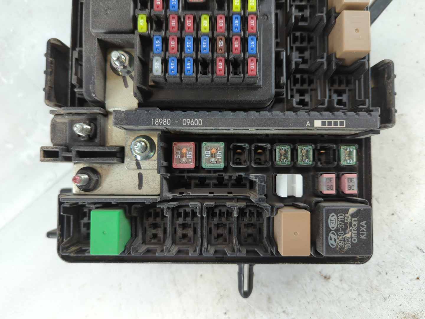 2016-2018 Hyundai Tucson Fusebox Fuse Box Panel Relay Module P/N:91422 D3150 Fits Fits 2016 2017 2018 OEM Used Auto Parts - 