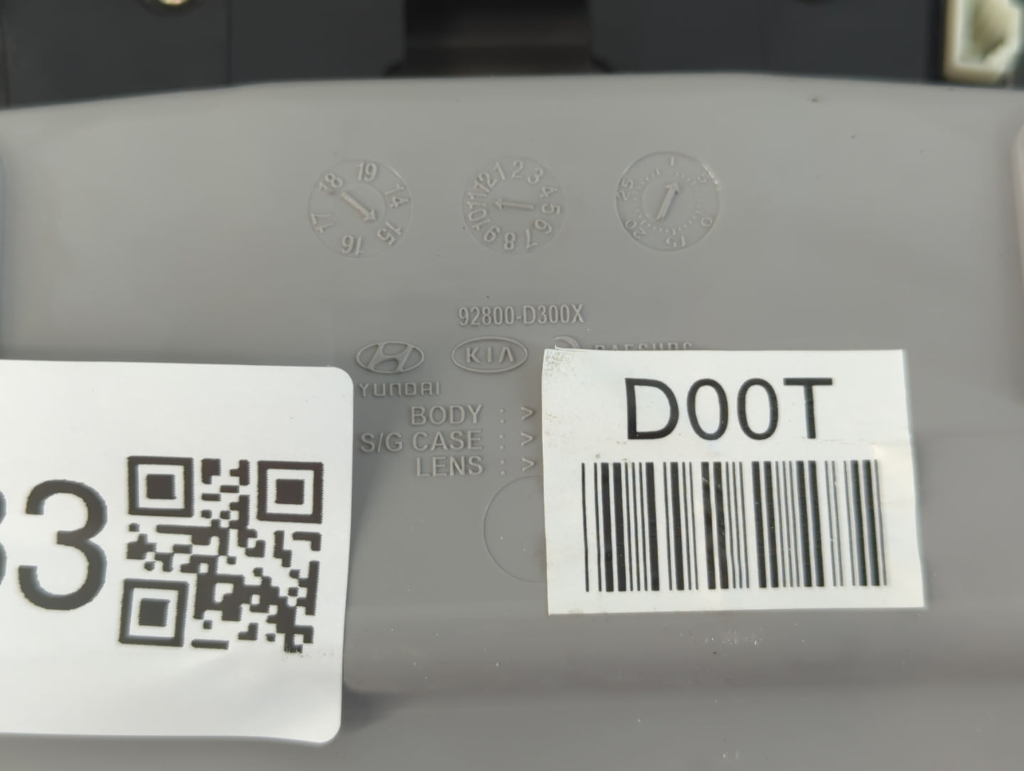 2016 Hyundai Tucson Overhead Roof Console - Oemusedautoparts1.com