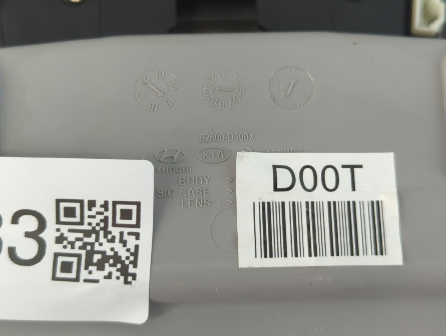 2016 Hyundai Tucson Overhead Roof Console - Oemusedautoparts1.com