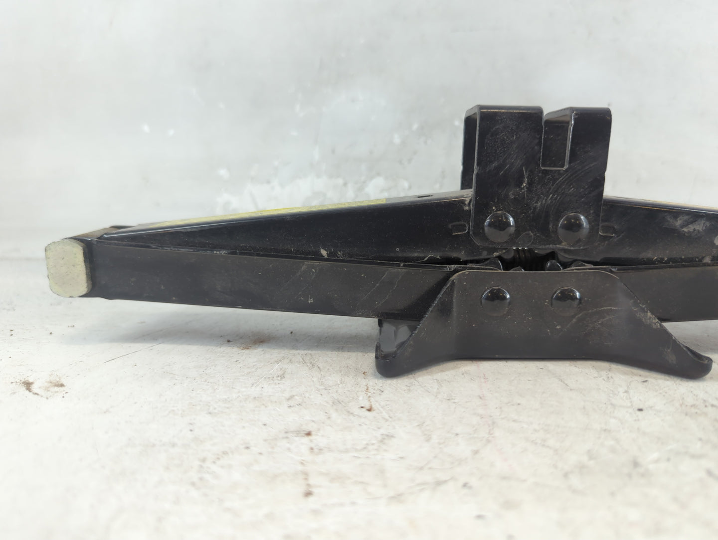 2016 Hyundai Tucson Spare Scissor Car Jack 1048261 - Oemusedautoparts1.com