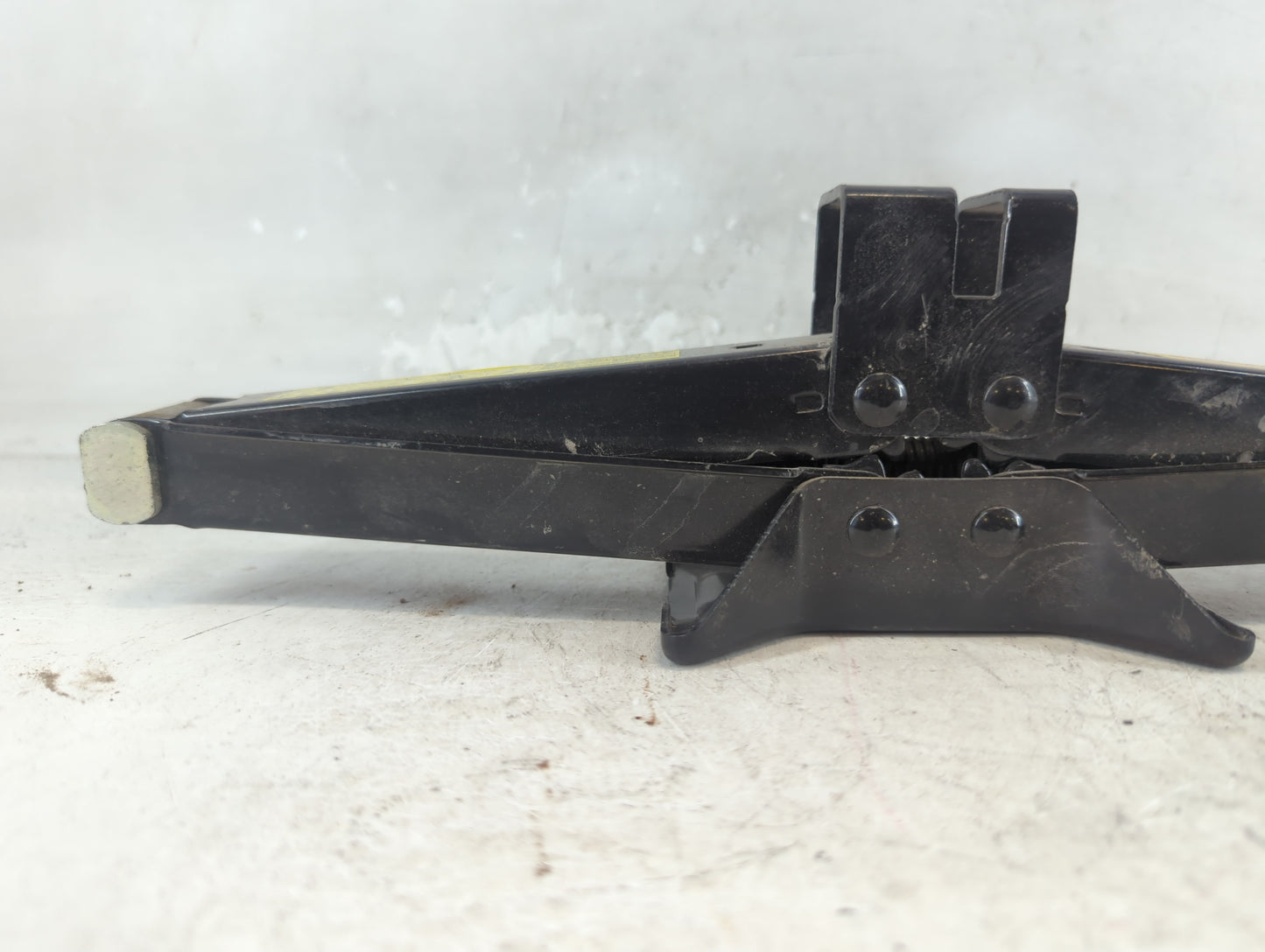 2016 Hyundai Tucson Spare Scissor Car Jack 1048261 - Oemusedautoparts1.com
