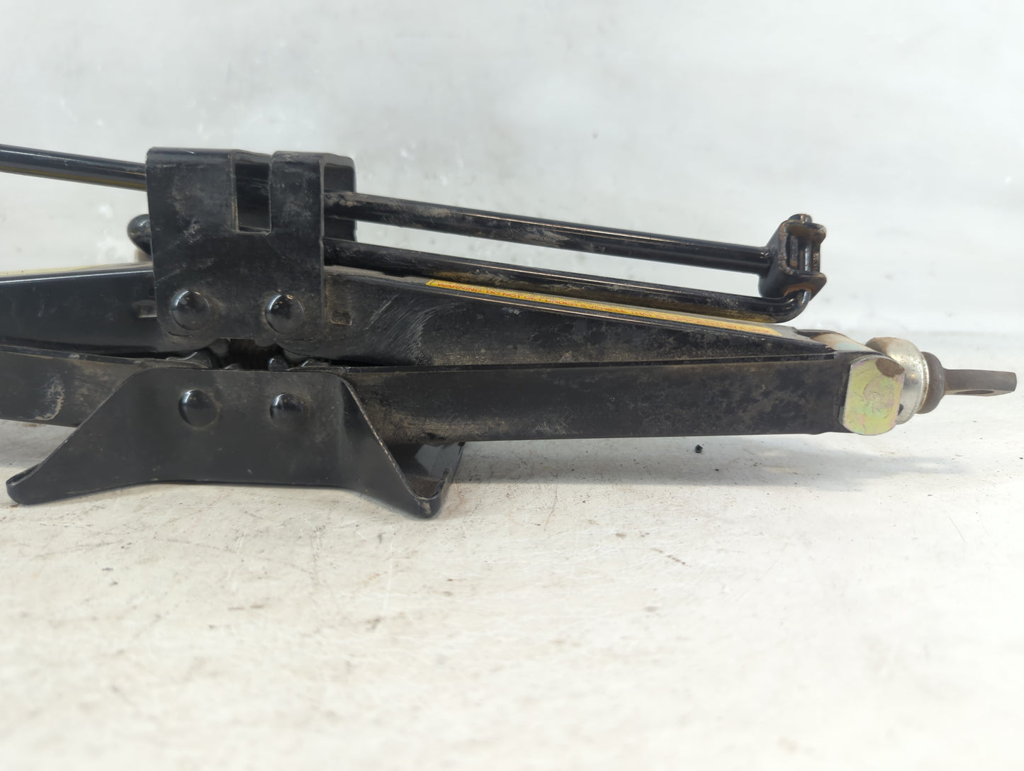 2016 Hyundai Tucson Spare Scissor Car Jack - Oemusedautoparts1.com