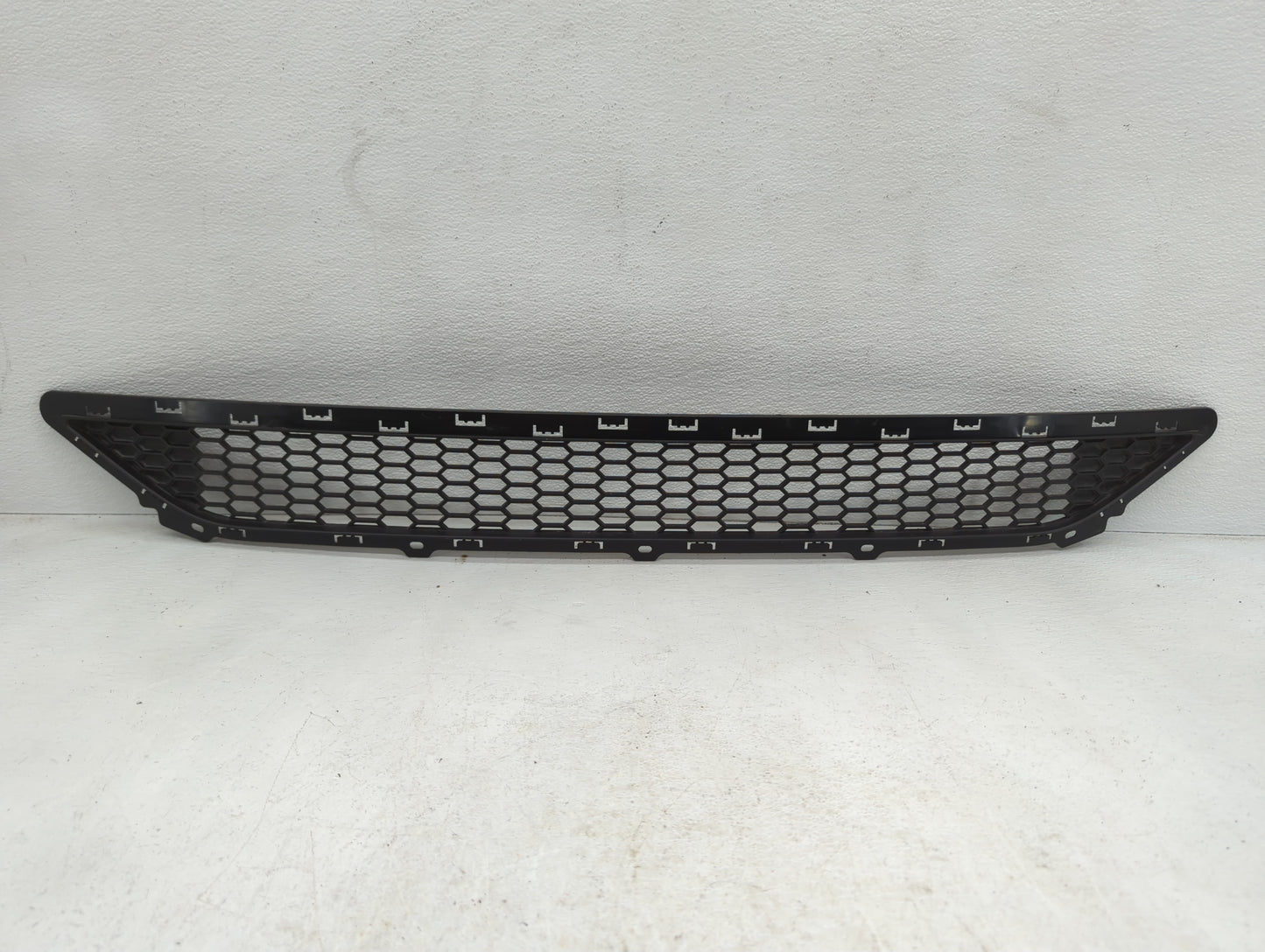2016-2018 Hyundai Tucson Front Grille Bumper Not Included - Oemusedautoparts1.com