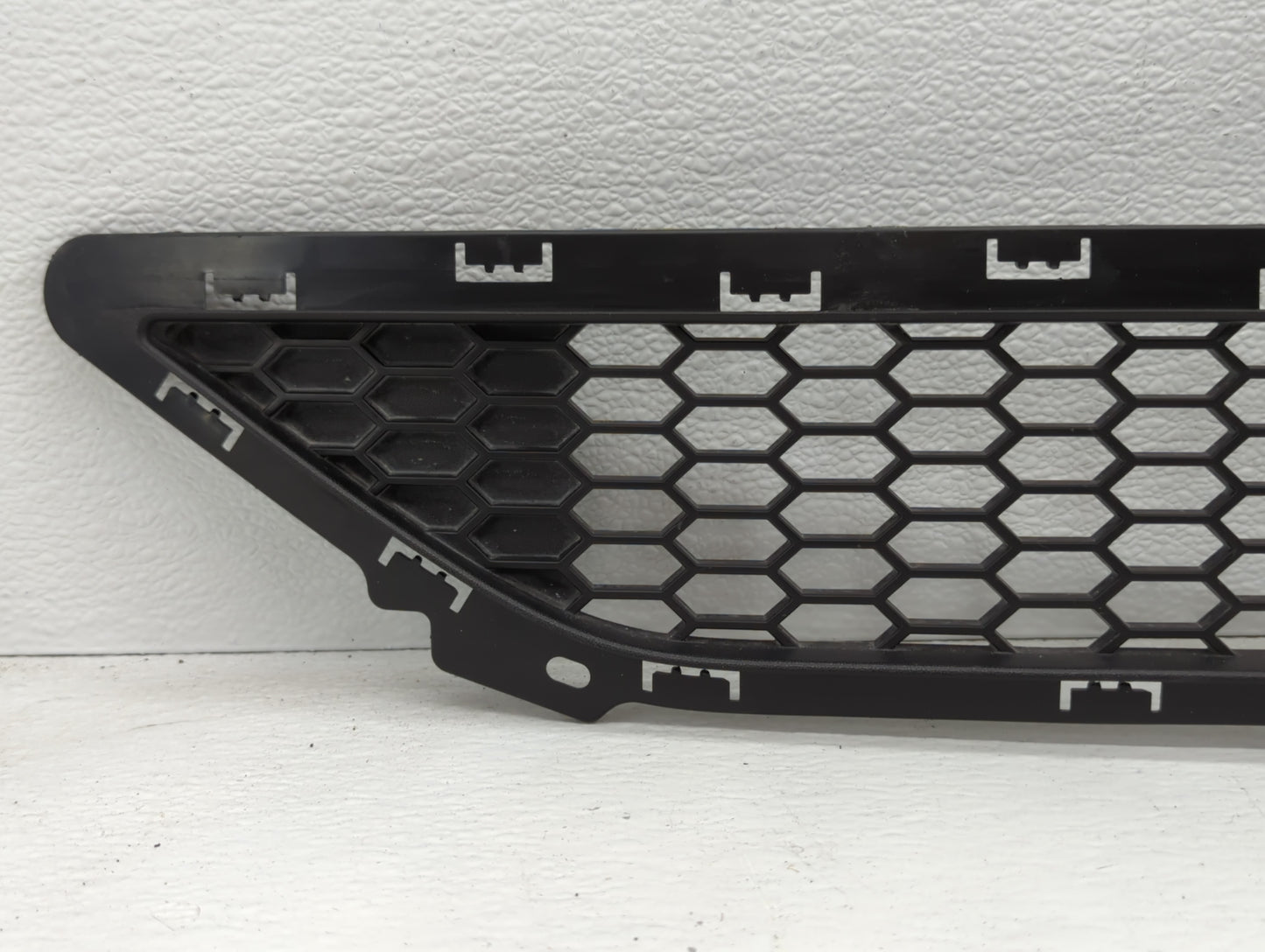 2016-2018 Hyundai Tucson Front Grille Bumper Not Included - Oemusedautoparts1.com