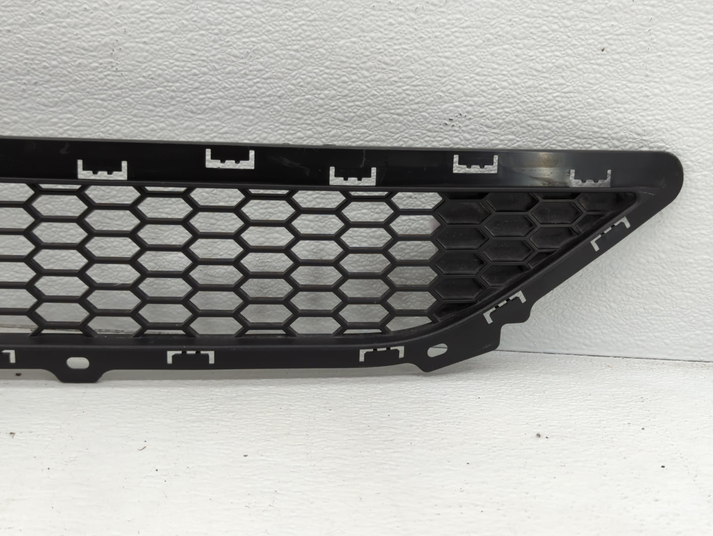 2016-2018 Hyundai Tucson Front Grille Bumper Not Included - Oemusedautoparts1.com