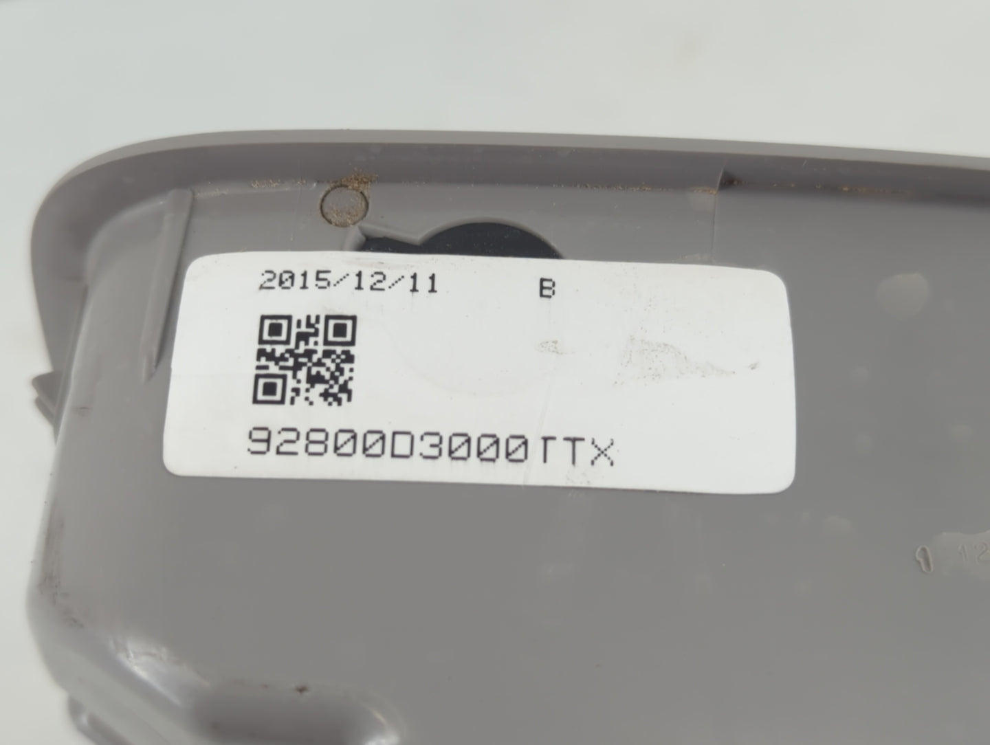 2016 Hyundai Tucson Overhead Roof Console - Oemusedautoparts1.com