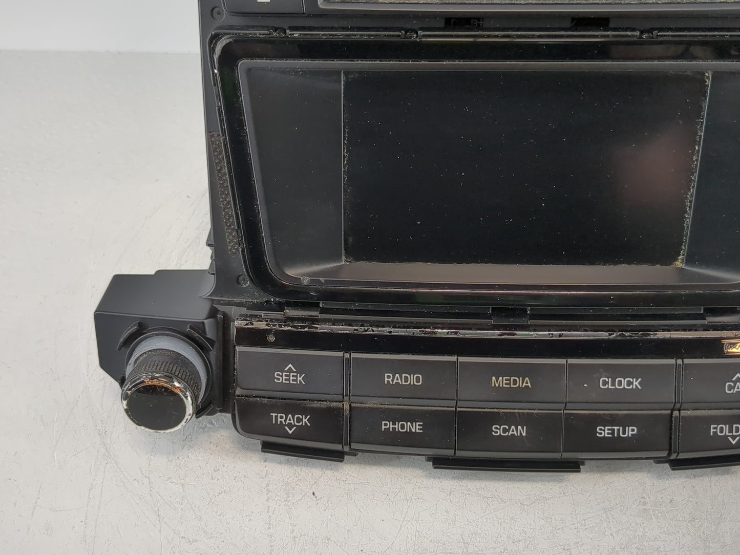 2016-2017 Hyundai Tucson Radio AM FM Cd Player Receiver Replacement P/N:96180-D31004X Fits Fits 2016 2017 OEM Used Auto Part