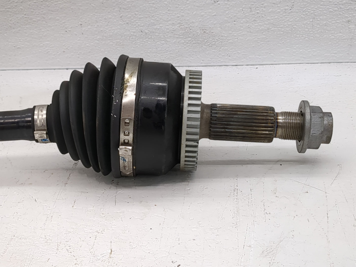 2016-2018 Hyundai Tucson Axle Shaft Front Driver Cv C/v - Oemusedautoparts1.com