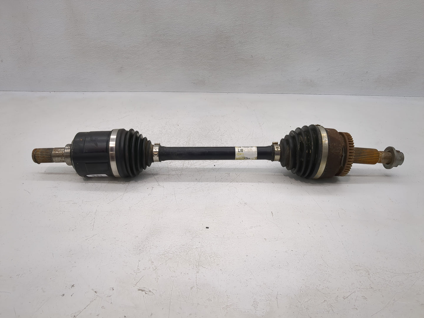 2016-2018 Hyundai Tucson Axle Shaft Front Driver Cv C/v - Oemusedautoparts1.com