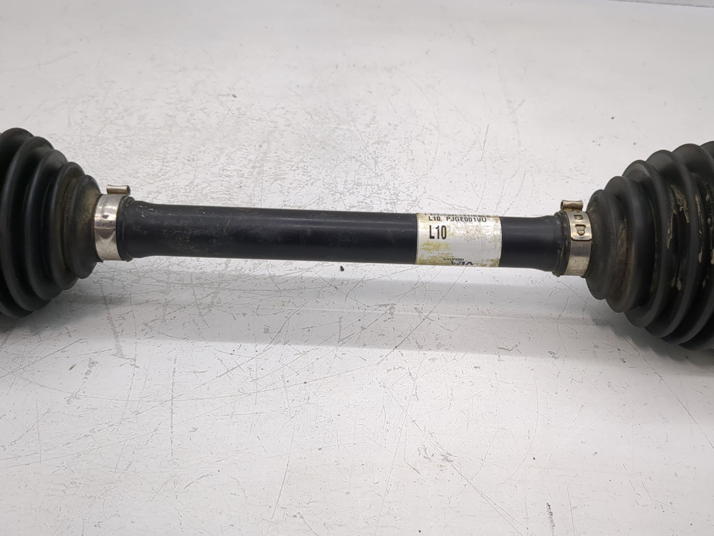 2016-2018 Hyundai Tucson Axle Shaft Front Driver Cv C/v - Oemusedautoparts1.com