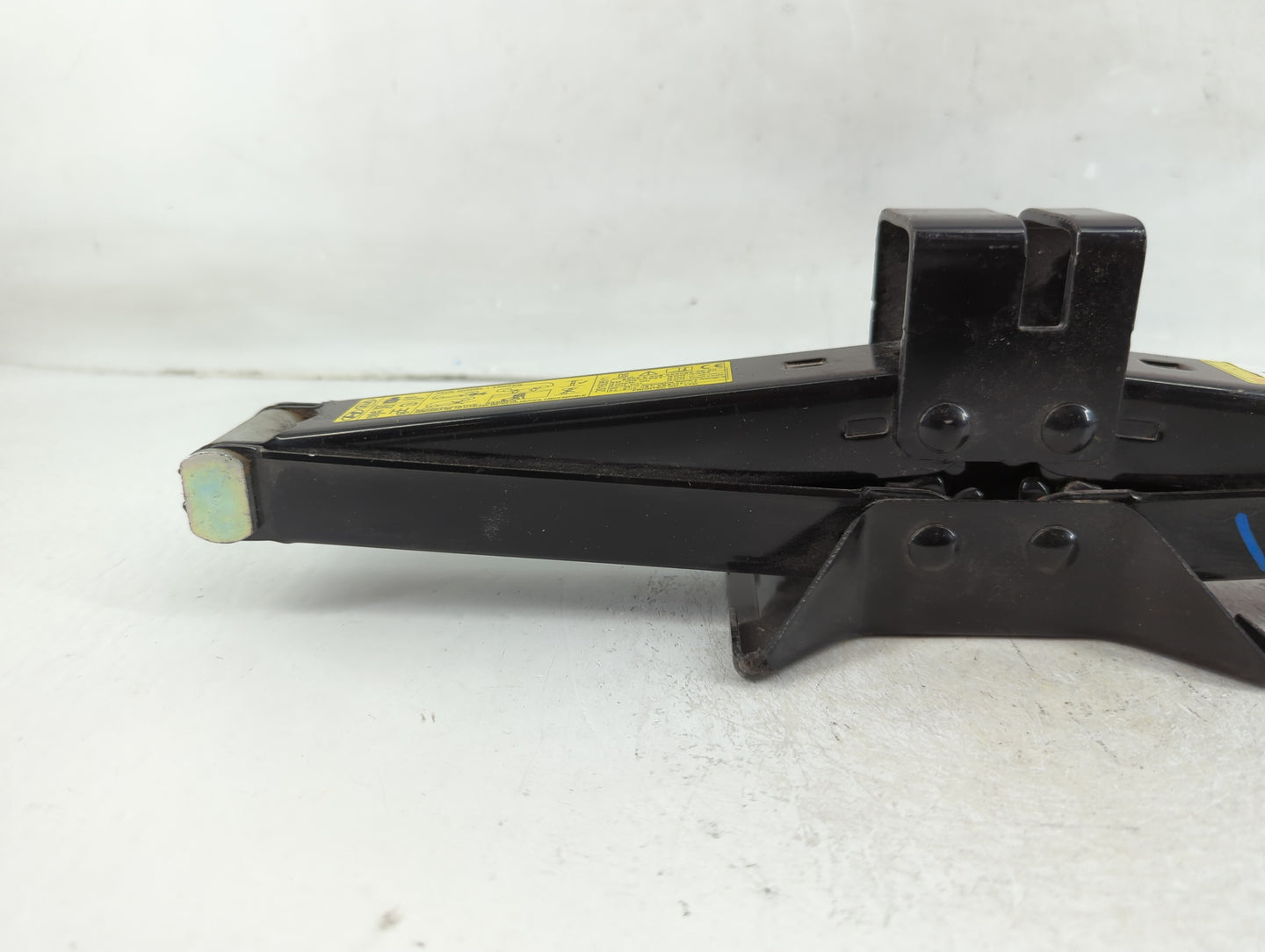 2016 Hyundai Tucson Spare Scissor Car Jack 1123375 - Oemusedautoparts1.com