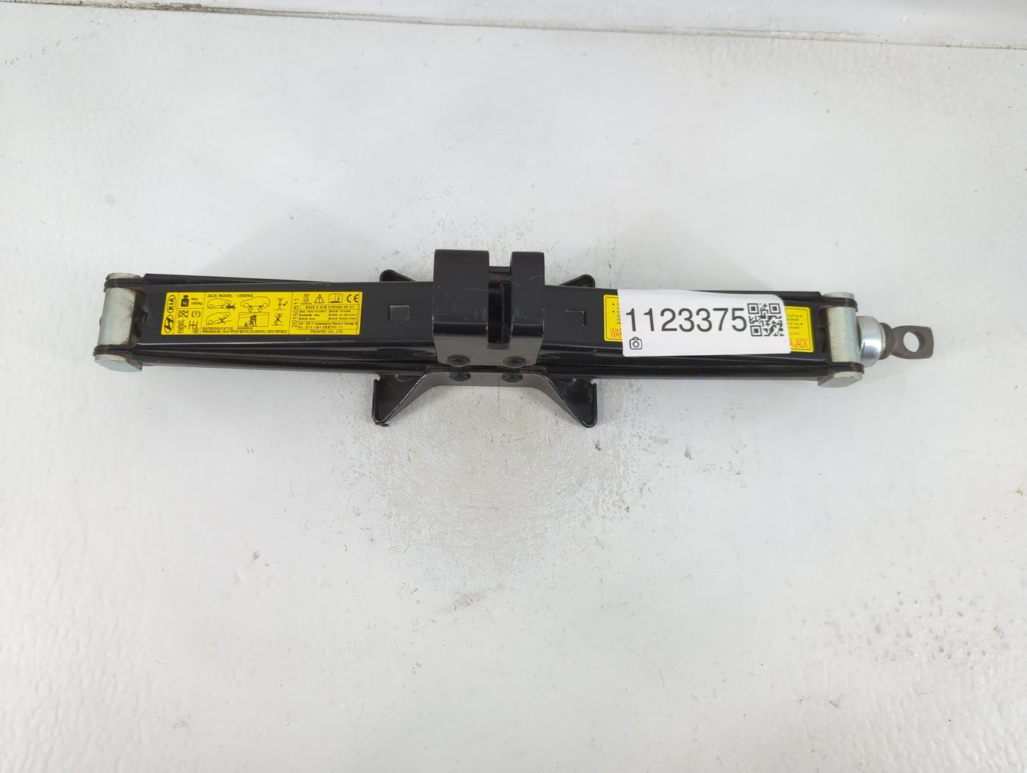 2016 Hyundai Tucson Spare Scissor Car Jack 1123375 - Oemusedautoparts1.com