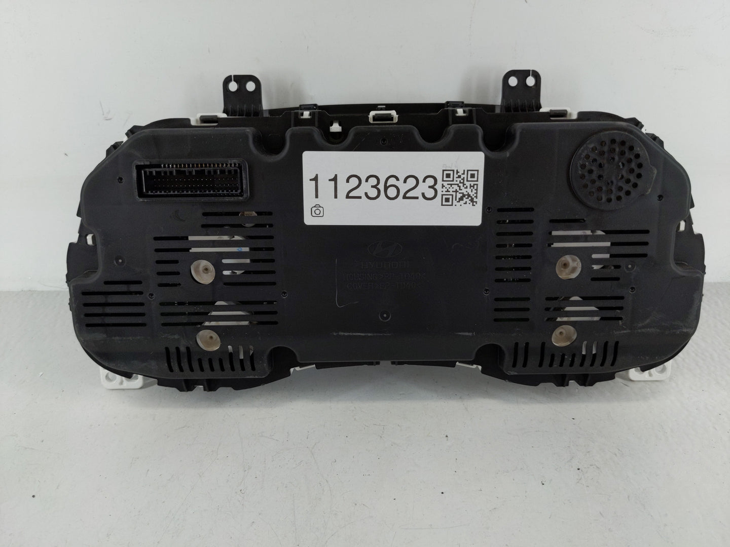 2016-2017 Hyundai Tucson Instrument Cluster Speedometer Gauges P/N:94001-D3170 Fits Fits 2016 2017 OEM Used Auto Parts - Oem