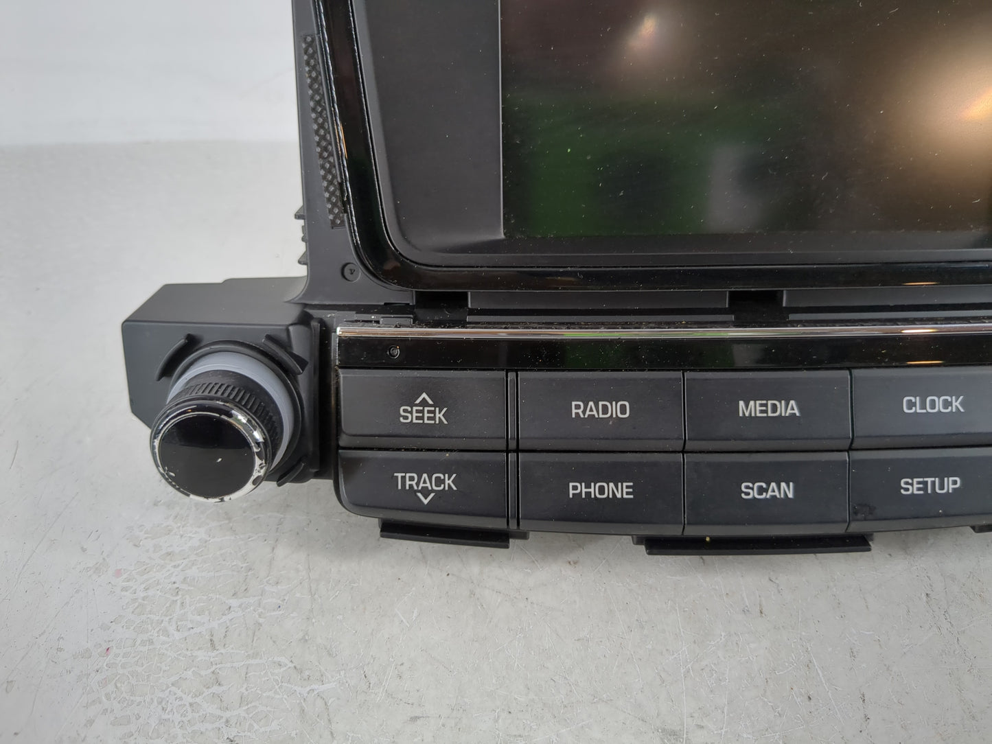 2016-2017 Hyundai Tucson Radio AM FM Cd Player Receiver Replacement P/N:96180-D31004X Fits Fits 2016 2017 OEM Used Auto Part