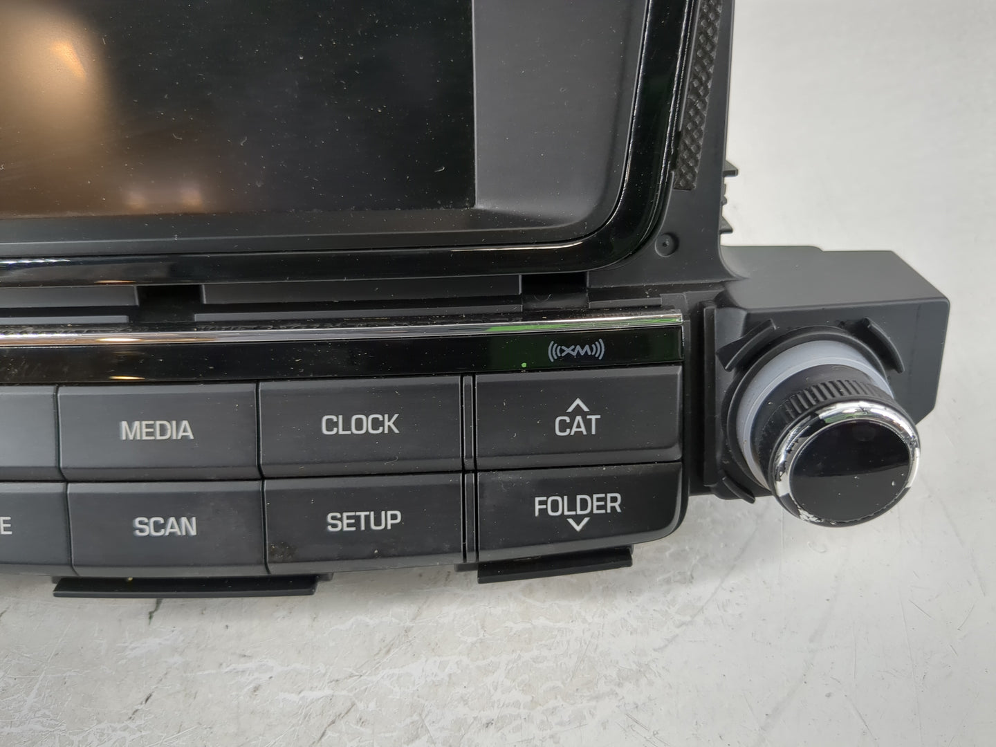 2016-2017 Hyundai Tucson Radio AM FM Cd Player Receiver Replacement P/N:96180-D31004X Fits Fits 2016 2017 OEM Used Auto Part