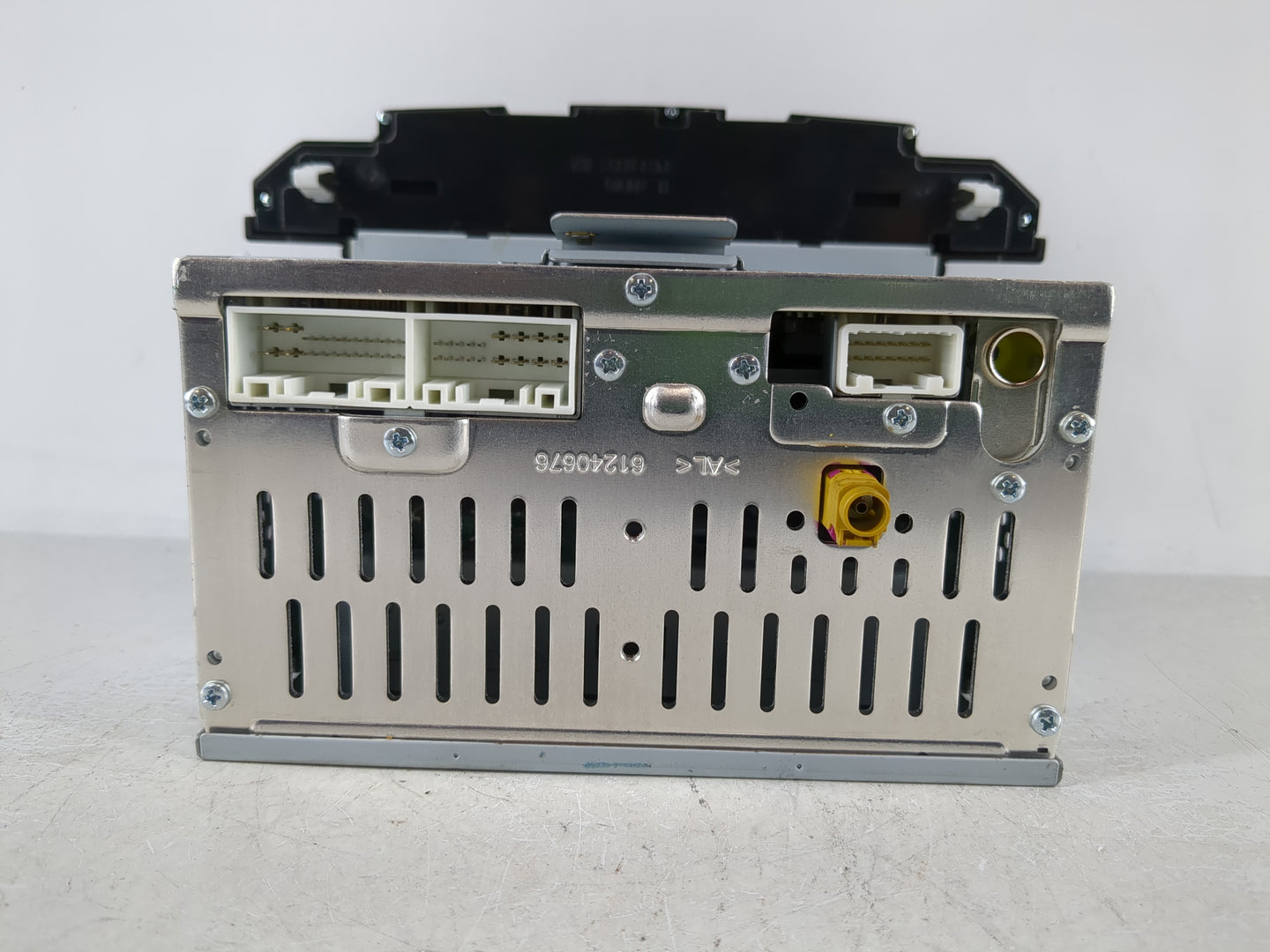 2016-2017 Hyundai Tucson Radio AM FM Cd Player Receiver Replacement P/N:96180-D31004X Fits Fits 2016 2017 OEM Used Auto Part