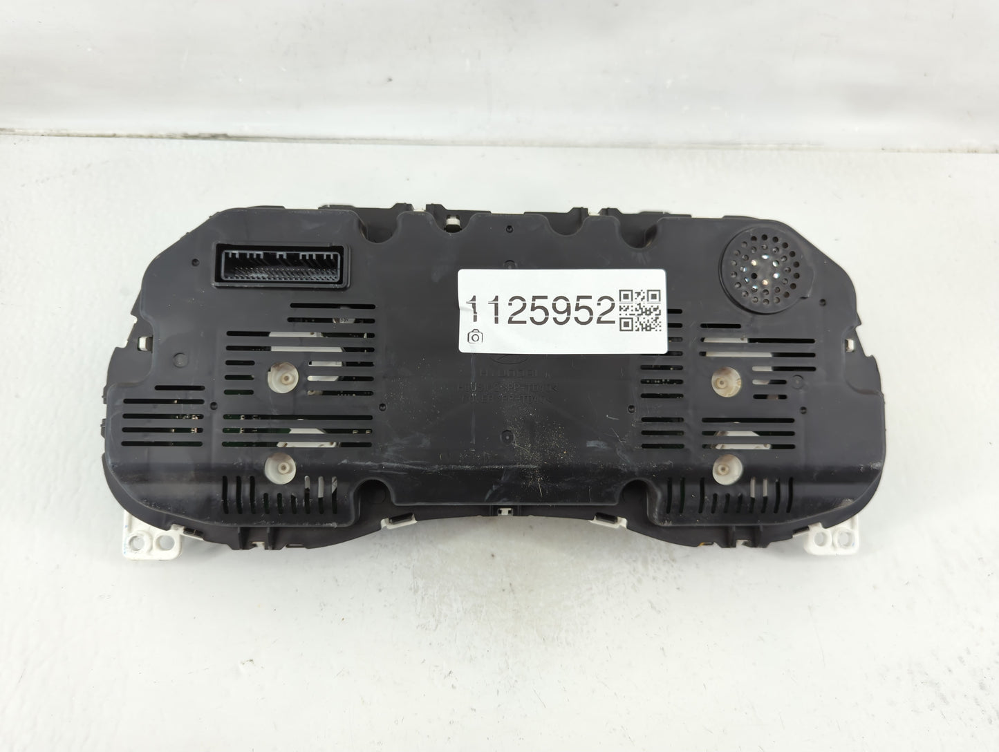 2016-2017 Hyundai Tucson Instrument Cluster Speedometer Gauges P/N:94001-D3170 Fits Fits 2016 2017 OEM Used Auto Parts - Oem