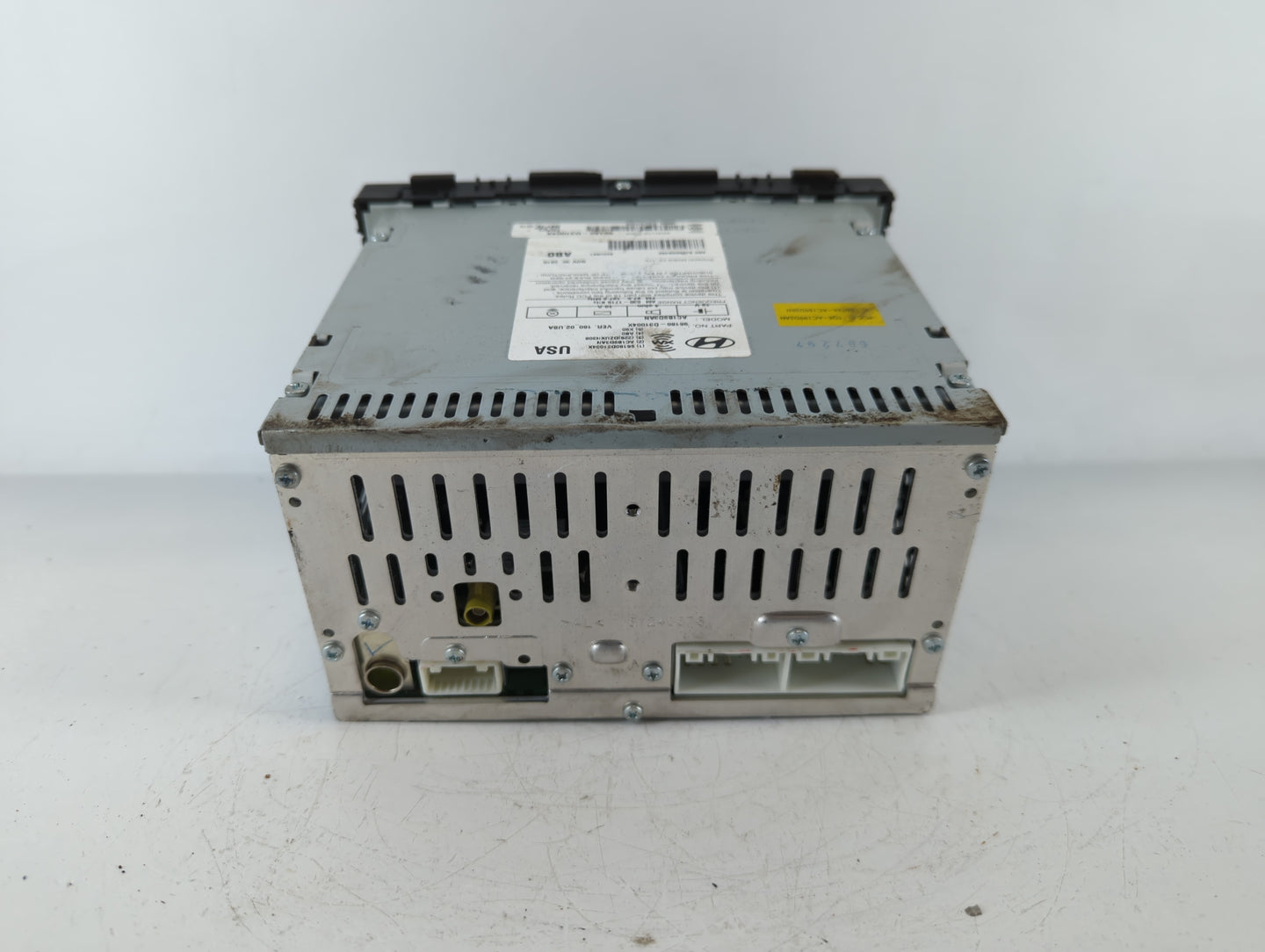2016-2017 Hyundai Tucson Radio AM FM Cd Player Receiver Replacement P/N:96180-D31004X Fits Fits 2016 2017 OEM Used Auto Part