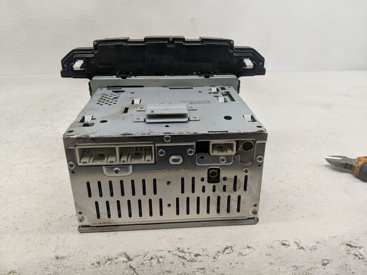 2016-2018 Hyundai Tucson Radio AM FM Cd Player Receiver Replacement P/N:96180-D31004X Fits Fits 2016 2017 2018 OEM Used Auto