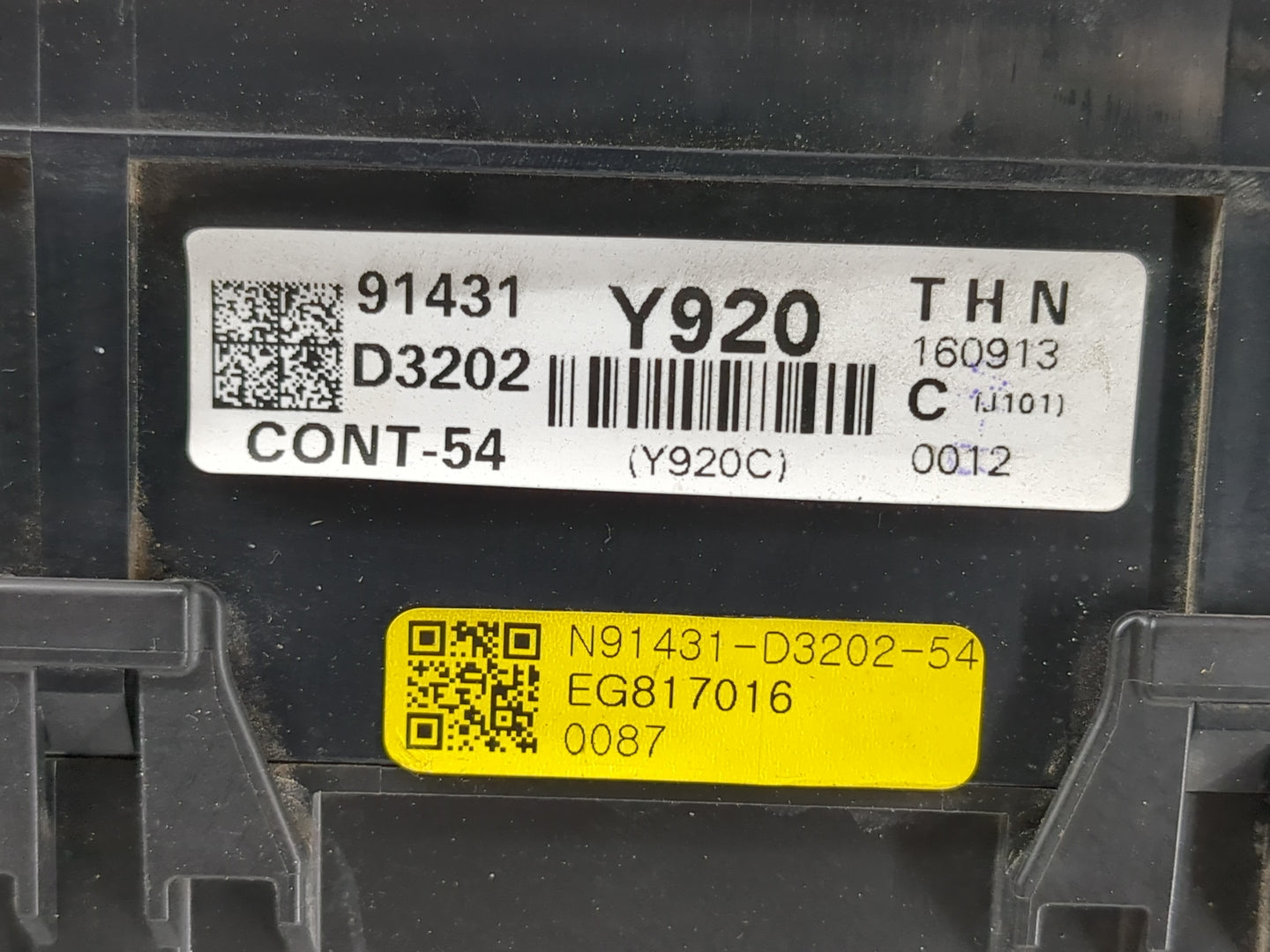 2016-2018 Hyundai Tucson Fusebox Fuse Box Panel Relay Module P/N:91431 D3202 Fits Fits 2016 2017 2018 OEM Used Auto Parts - 