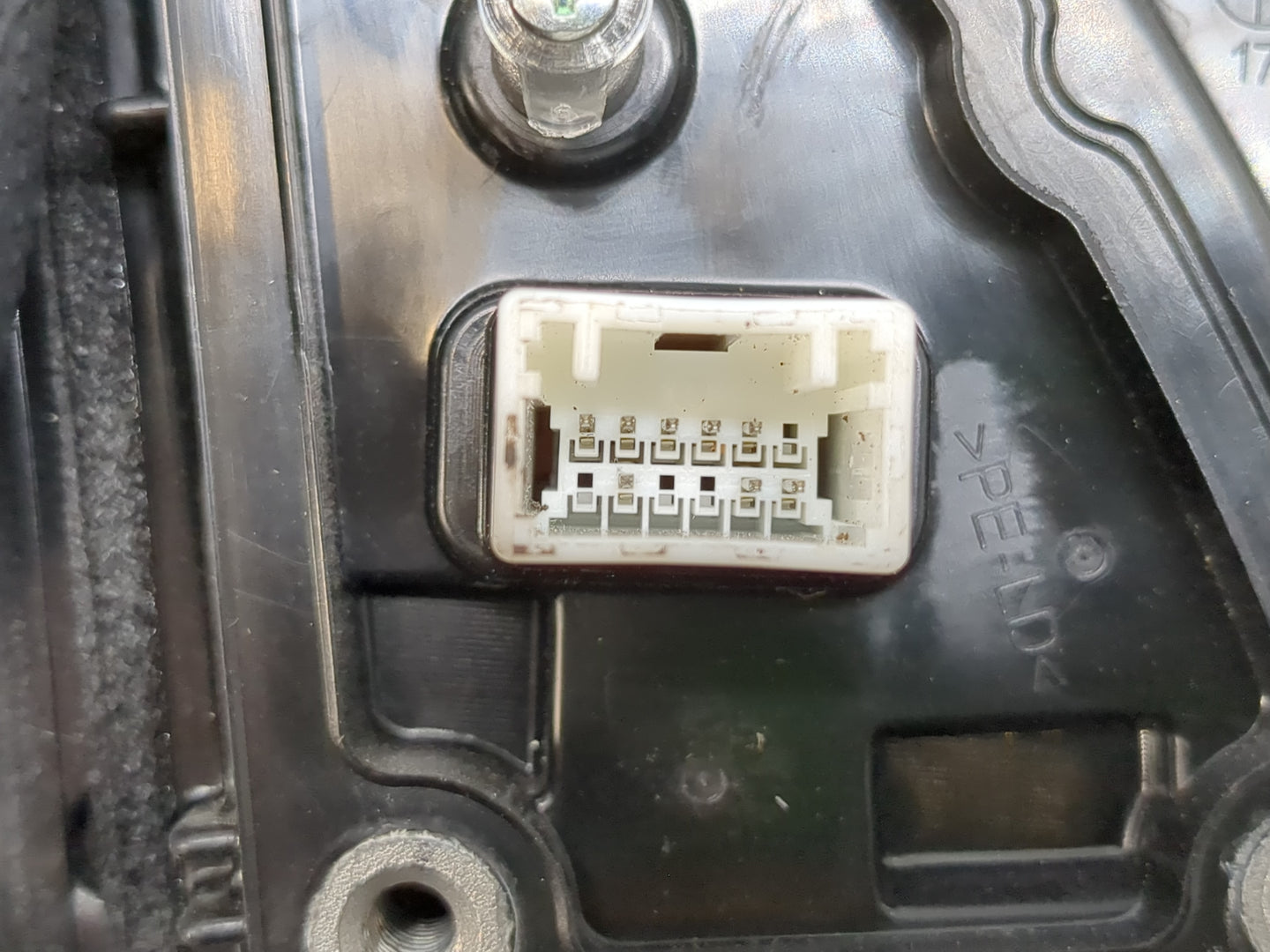 2016-2018 Hyundai Tucson Driver Side View Mirror - Left Door Mirror OEM Used - Oemusedautoparts1.com