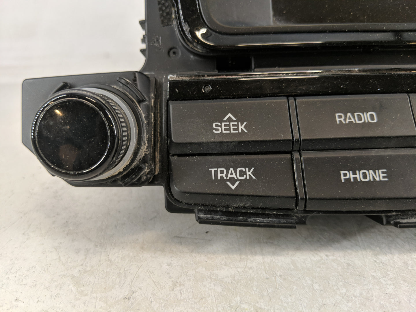 2016-2017 Hyundai Tucson Radio AM FM Cd Player Receiver Replacement P/N:96180D3100AX Fits Fits 2016 2017 OEM Used Auto Parts
