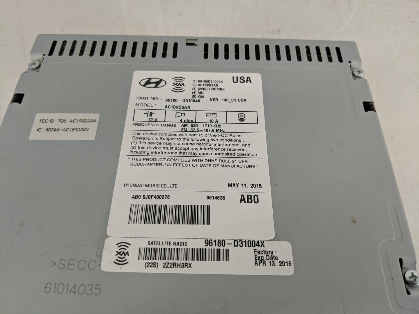 2016-2017 Hyundai Tucson Radio AM FM Cd Player Receiver Replacement P/N:96180D3100AX Fits Fits 2016 2017 OEM Used Auto Parts