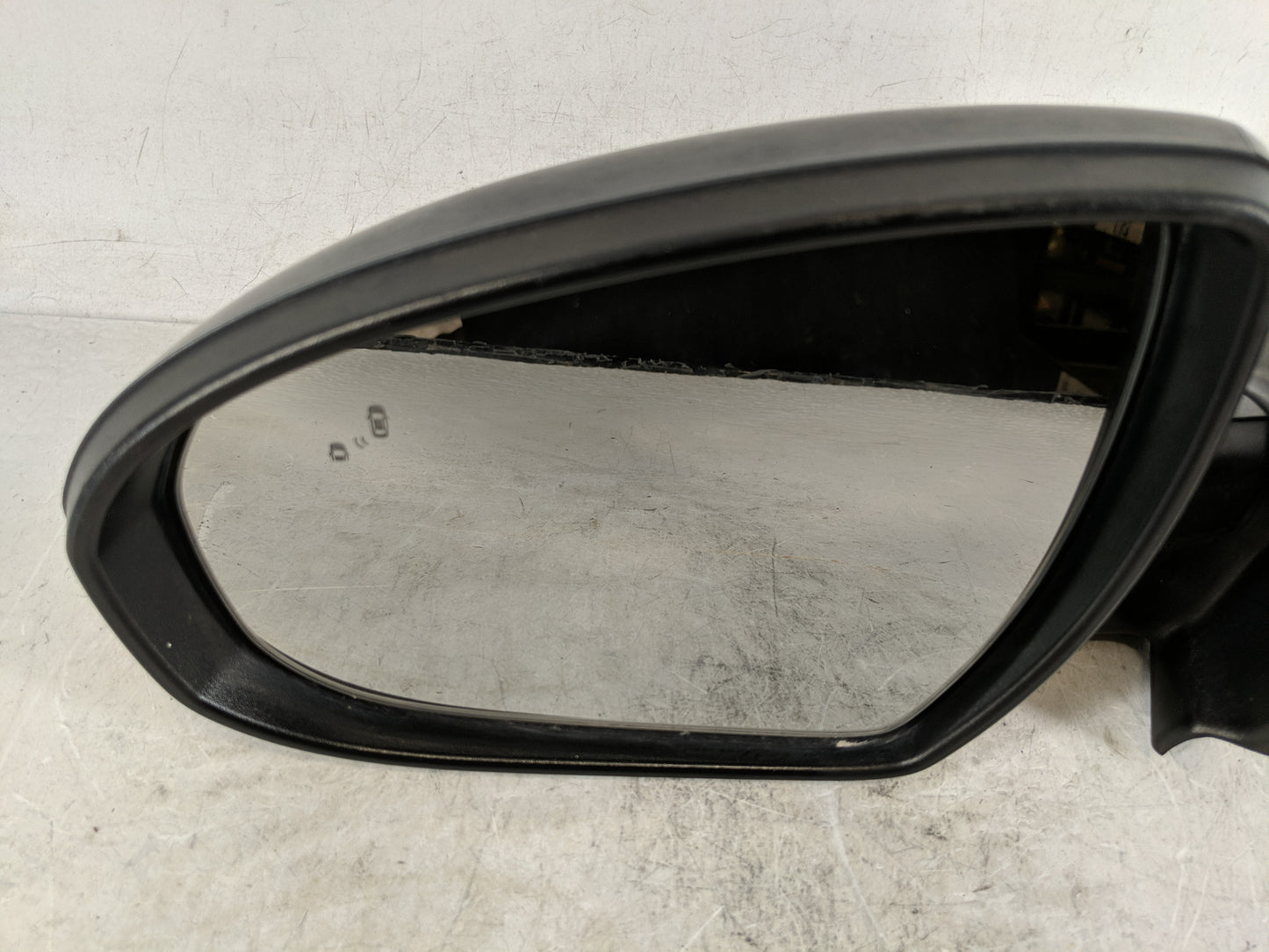 2016-2018 Hyundai Tucson Driver Side View Mirror - Left Door Mirror OEM Used - Oemusedautoparts1.com