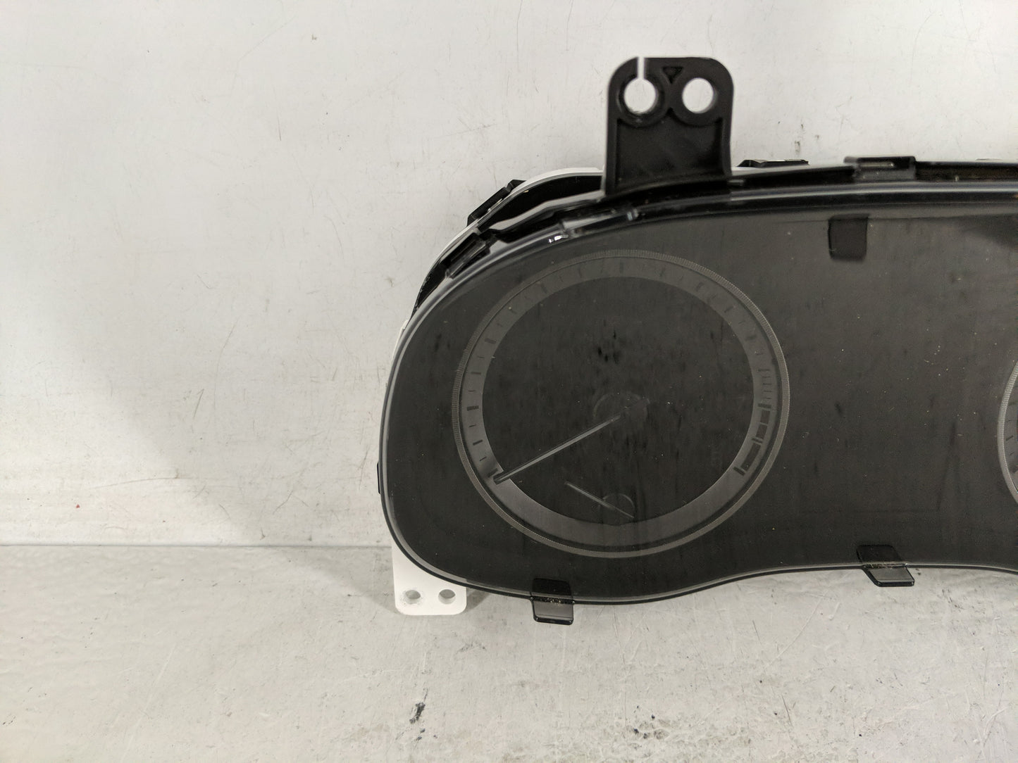 2016-2017 Hyundai Tucson Instrument Cluster Speedometer Gauges P/N:94011-D3161 Fits Fits 2016 2017 OEM Used Auto Parts - Oem