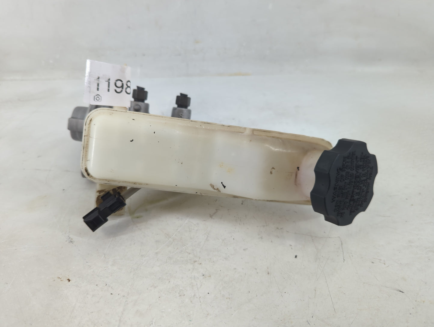 2016-2021 Hyundai Tucson Brake Master Cylinder 1198875 - Oemusedautoparts1.com