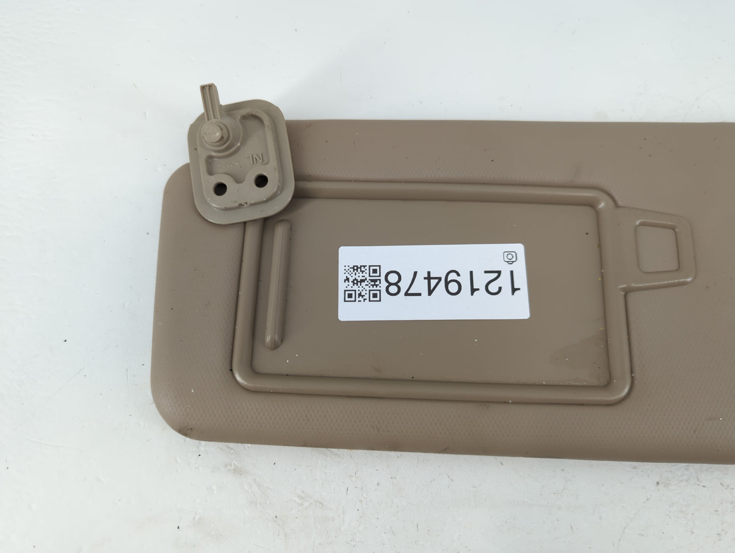 2016-2018 Hyundai Tucson Sun Visor Shade Replacement Driver Left Mirror Fits Fits 2016 2017 2018 OEM Used Auto Parts - Oemus