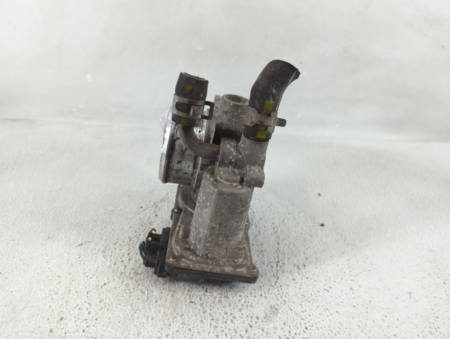 2016-2018 Hyundai Tucson Throttle Body P/N:35100-2B340 Fits Fits 2015 2016 2017 2018 2019 2020 2021 2022 OEM Used Auto Parts