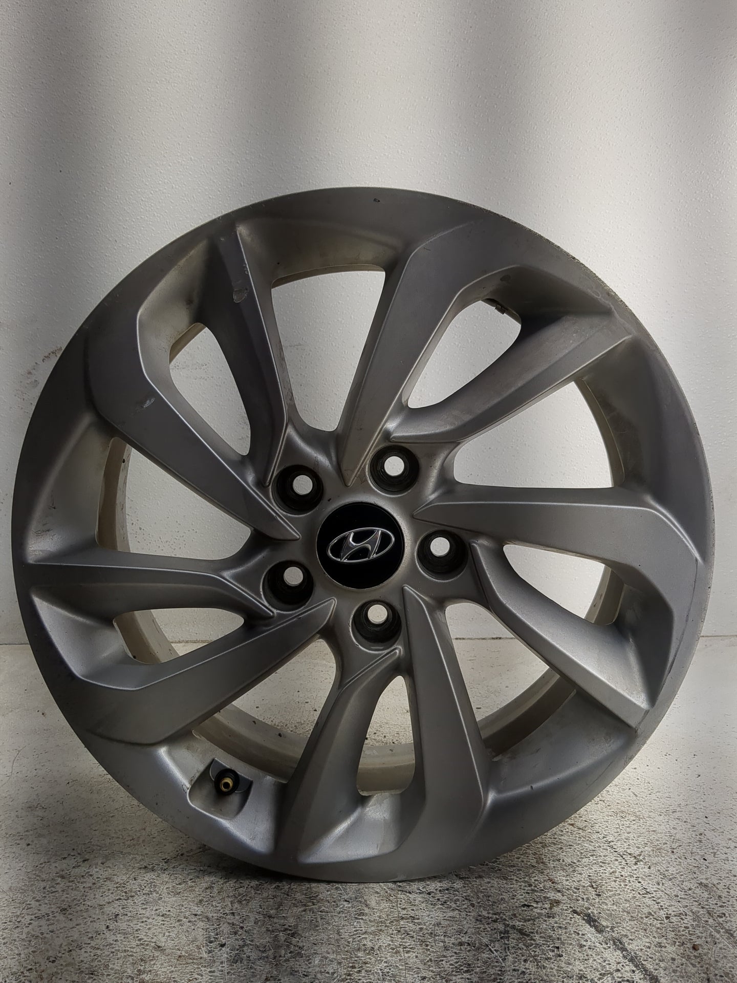2016-2018 Hyundai Tucson Oem Wheel Rim - Oemusedautoparts1.com