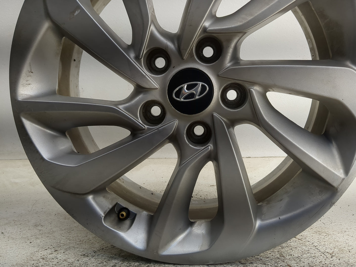 2016-2018 Hyundai Tucson Oem Wheel Rim - Oemusedautoparts1.com