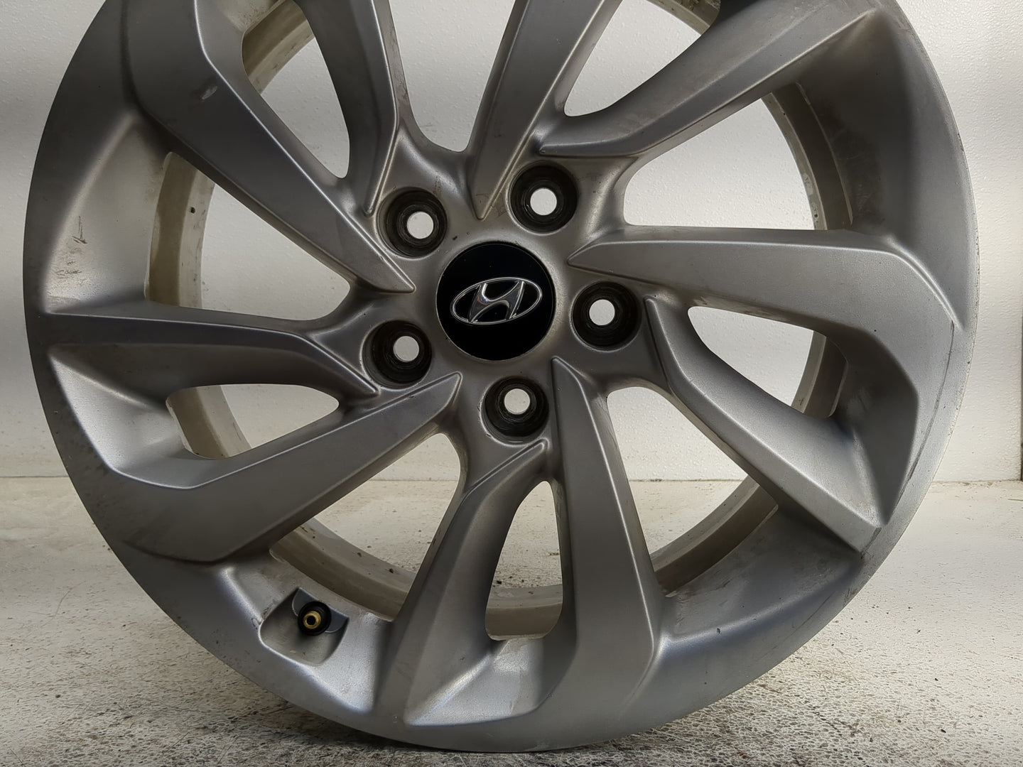 2016-2018 Hyundai Tucson Oem Wheel Rim - Oemusedautoparts1.com