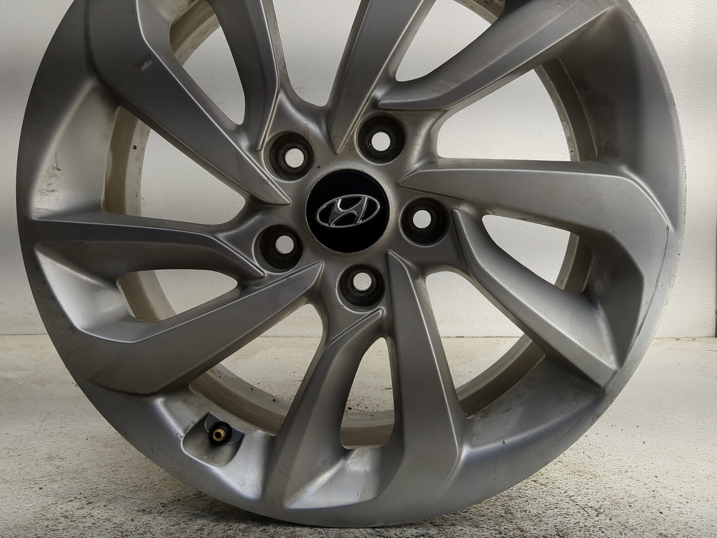 2016-2018 Hyundai Tucson Oem Wheel Rim - Oemusedautoparts1.com