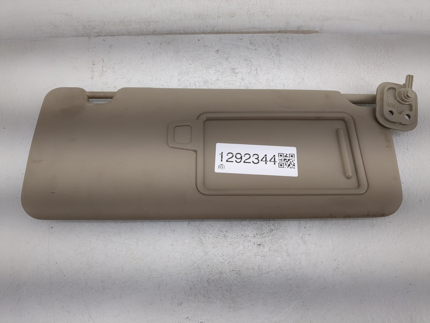 2016-2018 Hyundai Tucson Sun Visor Shade Replacement Driver Left Mirror Fits Fits 2016 2017 2018 OEM Used Auto Parts - Oemus