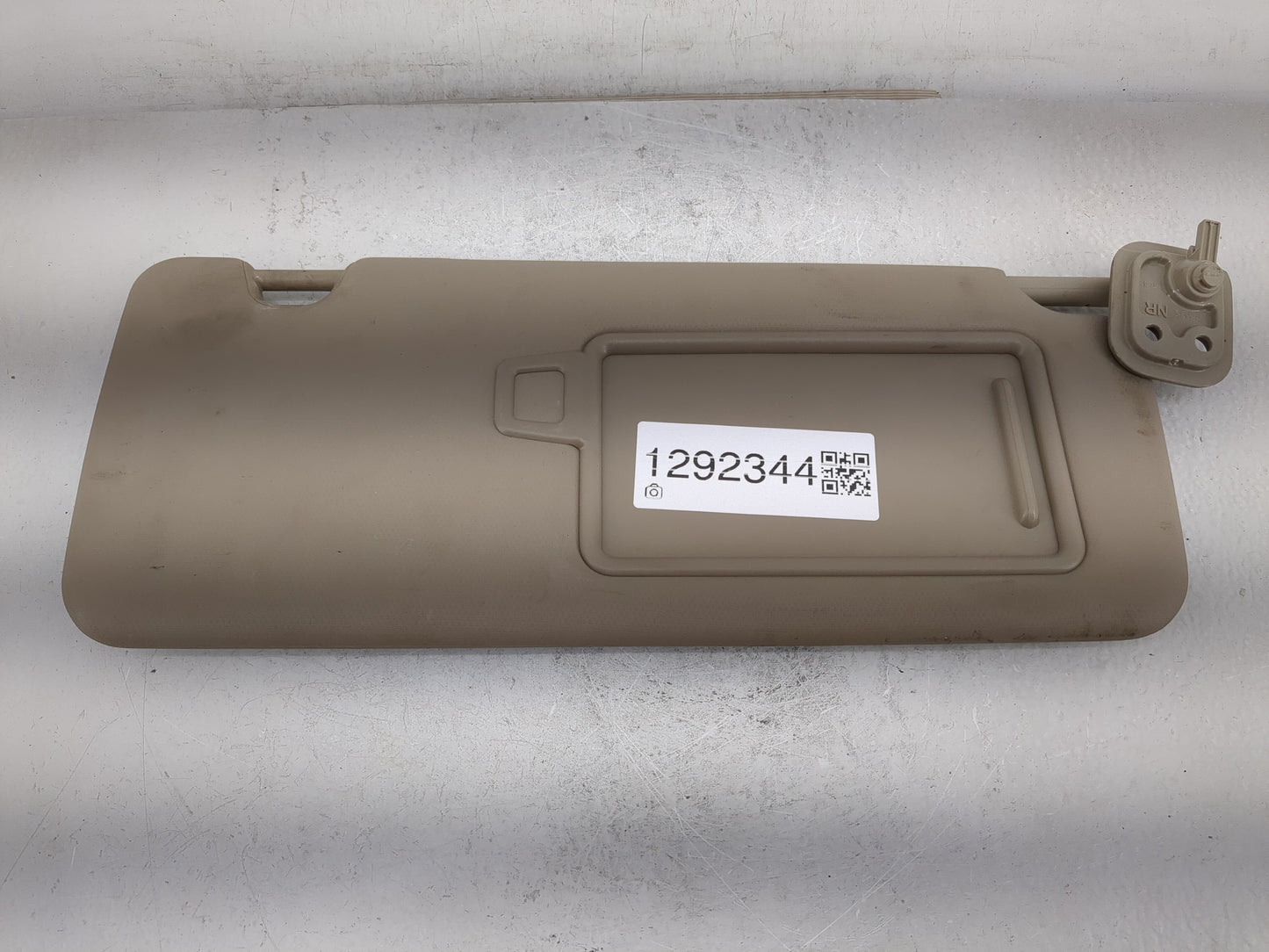 2016-2018 Hyundai Tucson Sun Visor Shade Replacement Driver Left Mirror Fits Fits 2016 2017 2018 OEM Used Auto Parts - Oemus