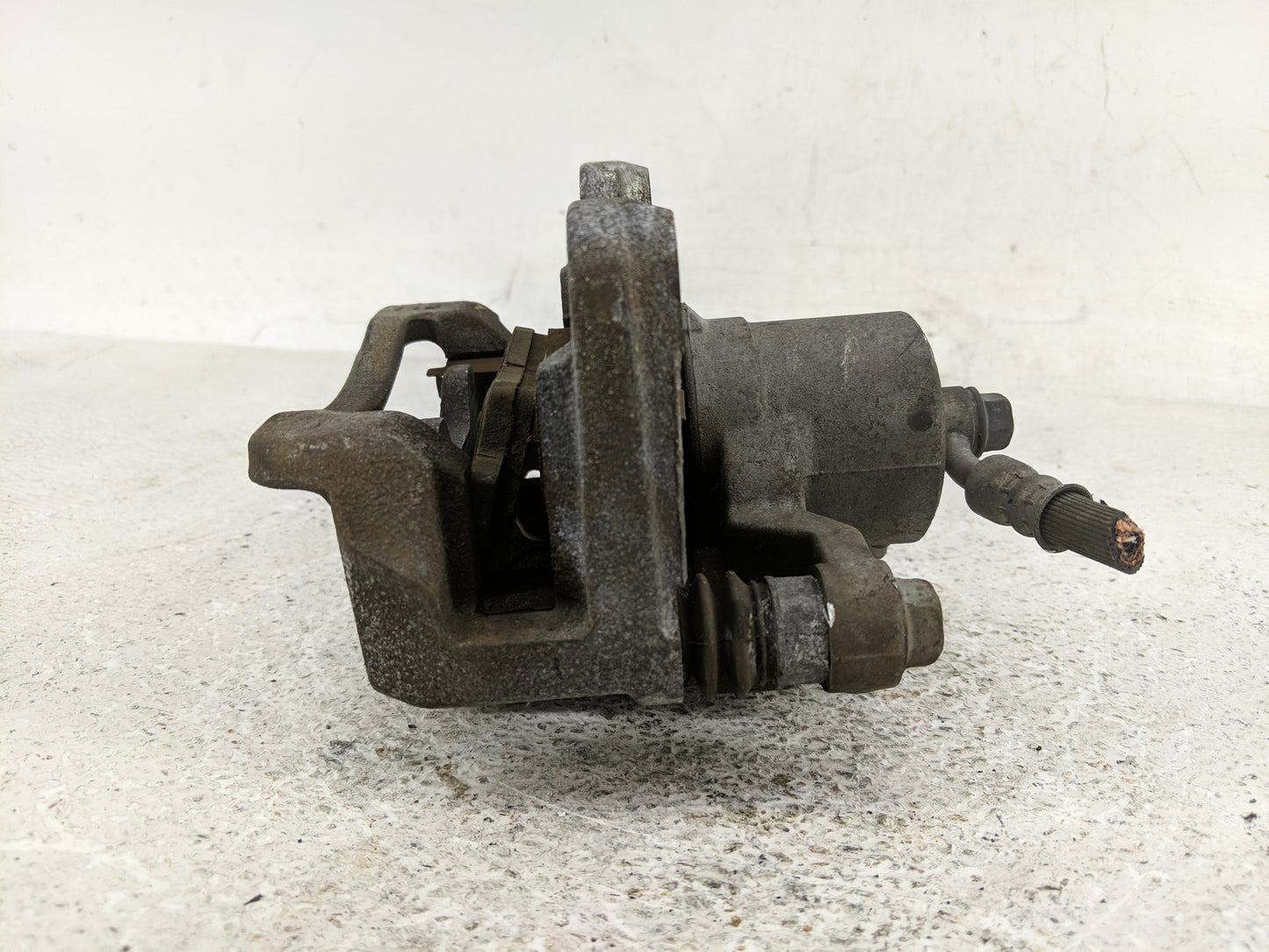 2016-2021 Hyundai Tucson Front Driver Left Brake Caliper - Oemusedautoparts1.com