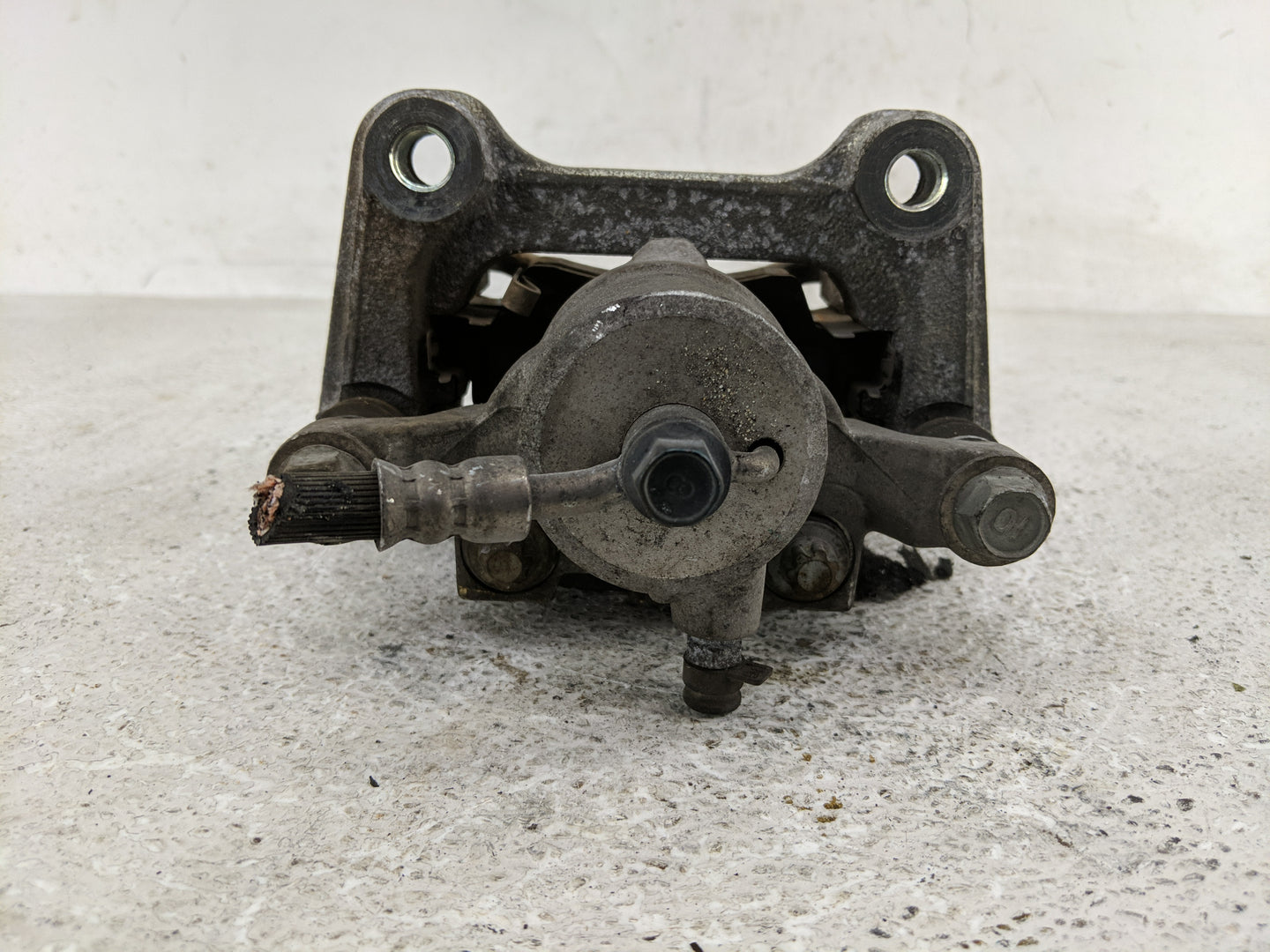 2016-2021 Hyundai Tucson Front Driver Left Brake Caliper - Oemusedautoparts1.com