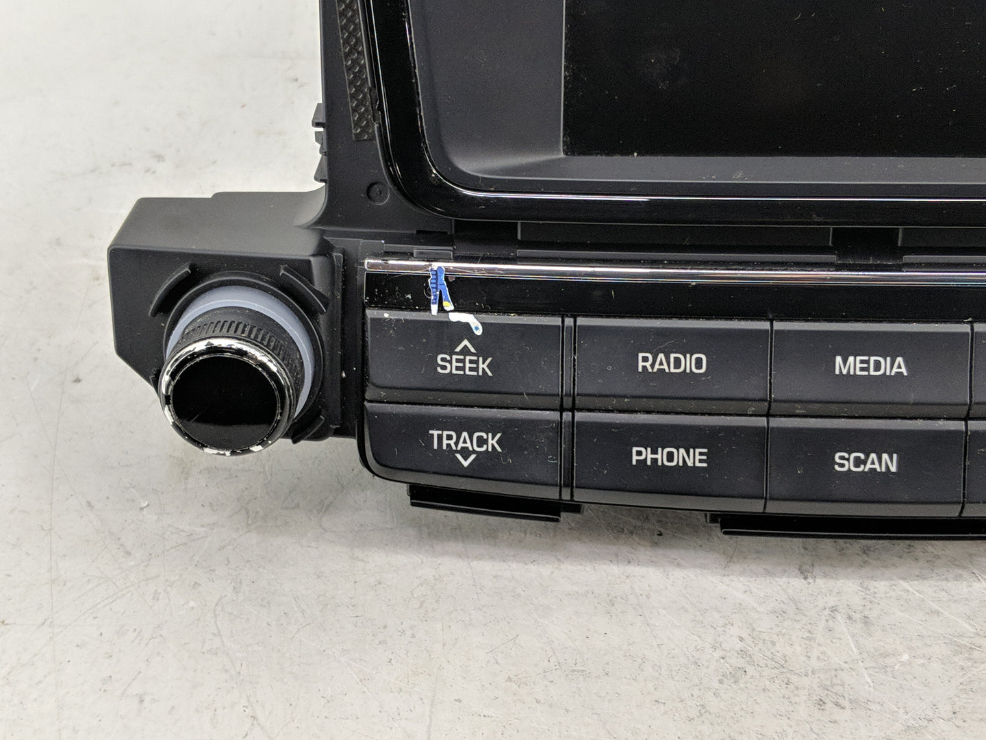 2016-2017 Hyundai Tucson Radio AM FM Cd Player Receiver Replacement P/N:36180-D31004X Fits Fits 2016 2017 OEM Used Auto Part