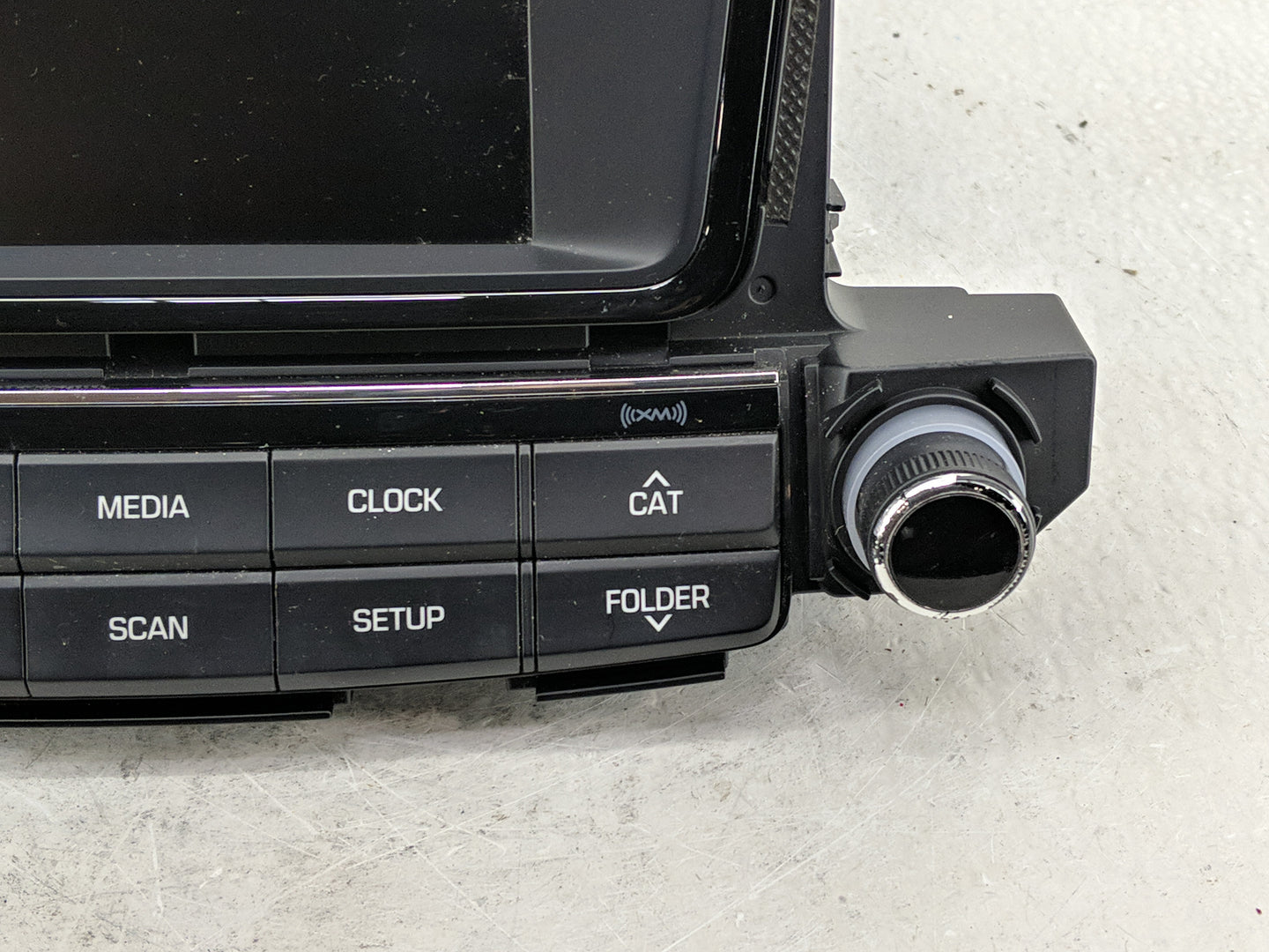 2016-2017 Hyundai Tucson Radio AM FM Cd Player Receiver Replacement P/N:36180-D31004X Fits Fits 2016 2017 OEM Used Auto Part