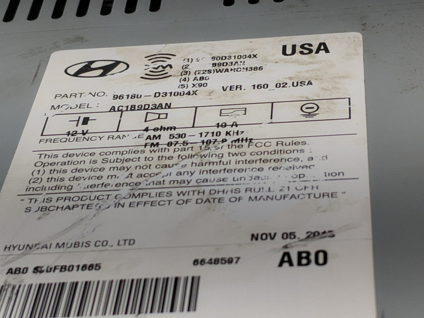 2016-2017 Hyundai Tucson Radio AM FM Cd Player Receiver Replacement P/N:36180-D31004X Fits Fits 2016 2017 OEM Used Auto Part
