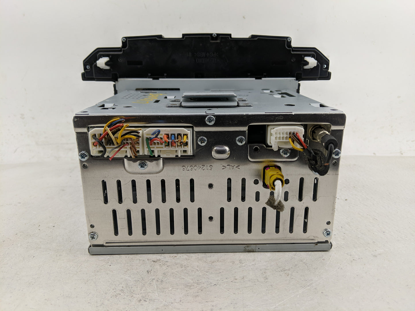 2016-2017 Hyundai Tucson Radio AM FM Cd Player Receiver Replacement P/N:36180-D31004X Fits Fits 2016 2017 OEM Used Auto Part