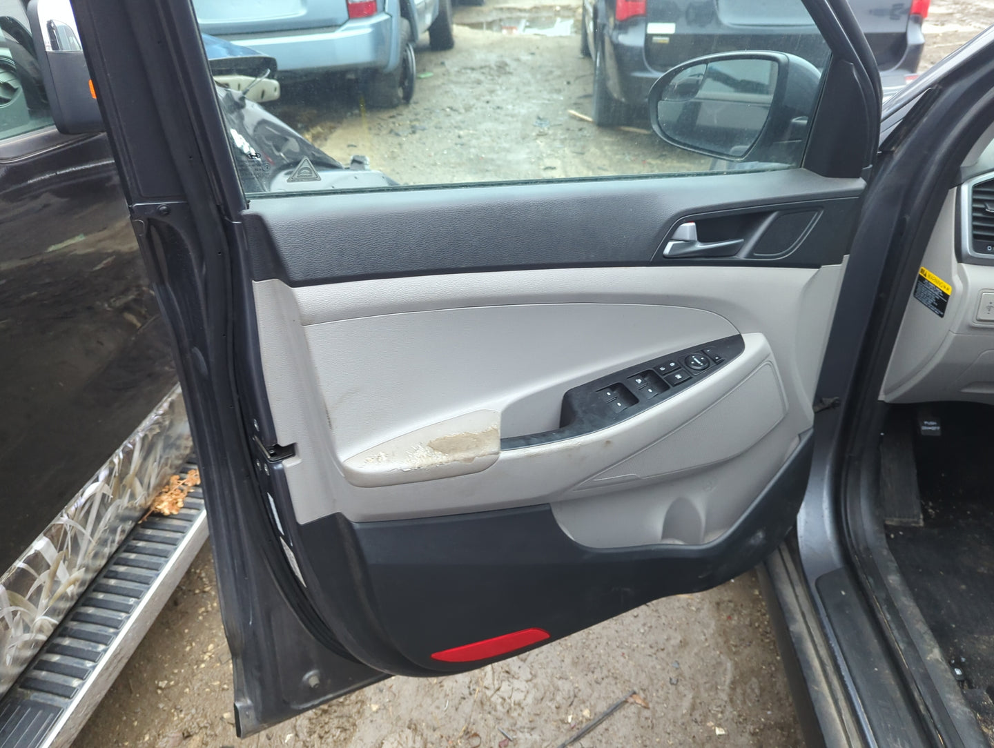 2016 Hyundai Tucson Front Left Driver Interior Door Panel Trim - Oemusedautoparts1.com