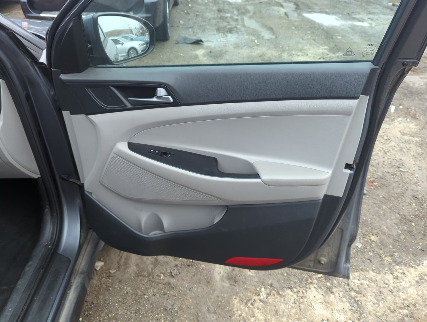 2016 Hyundai Tucson Front Right Passenger Interior Door Panel Trim - Oemusedautoparts1.com