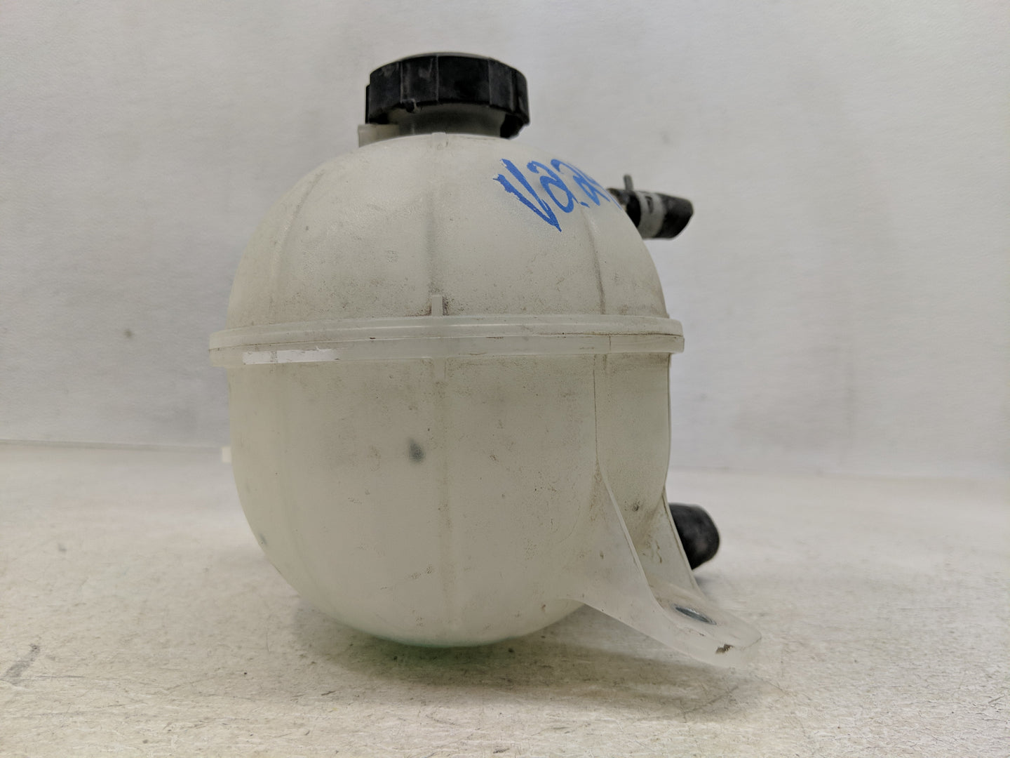2016-2021 Hyundai Tucson Radiator Coolant Overflow Expansion Tank Bottle - Oemusedautoparts1.com