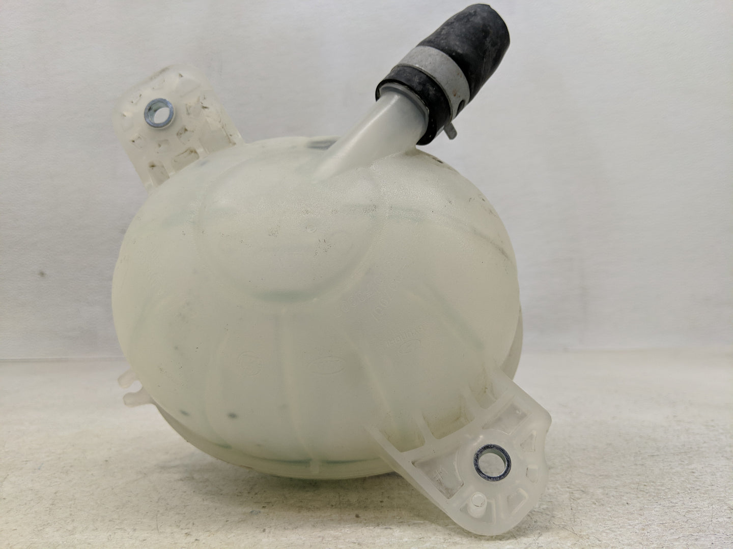 2016-2021 Hyundai Tucson Radiator Coolant Overflow Expansion Tank Bottle 1313083 - Oemusedautoparts1.com